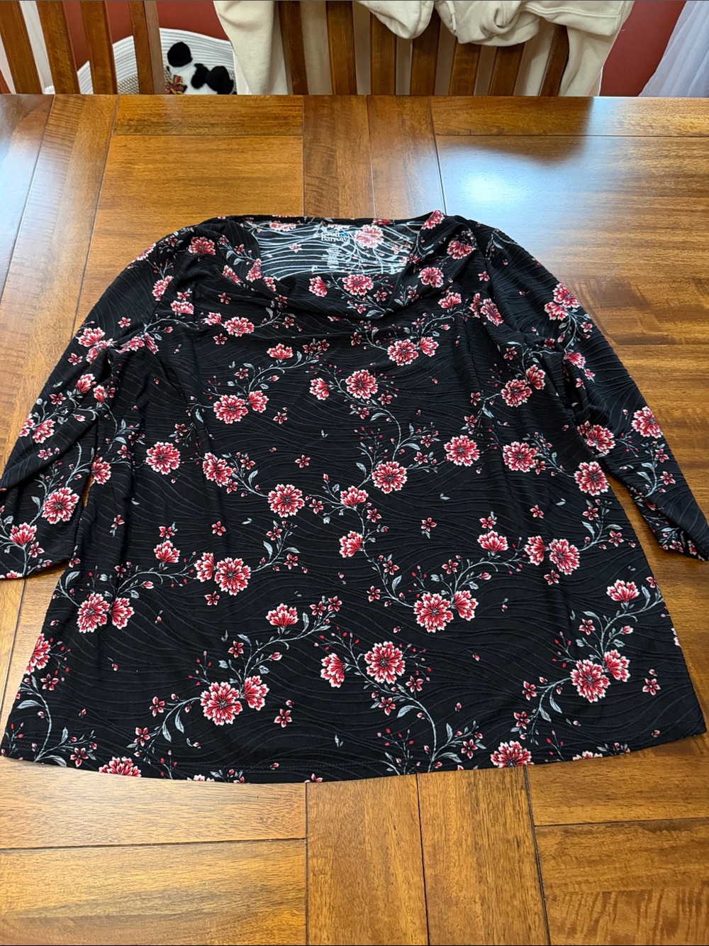Black Floral 3/4 Sleeve Scoop Neck Top - Pink Flower Print